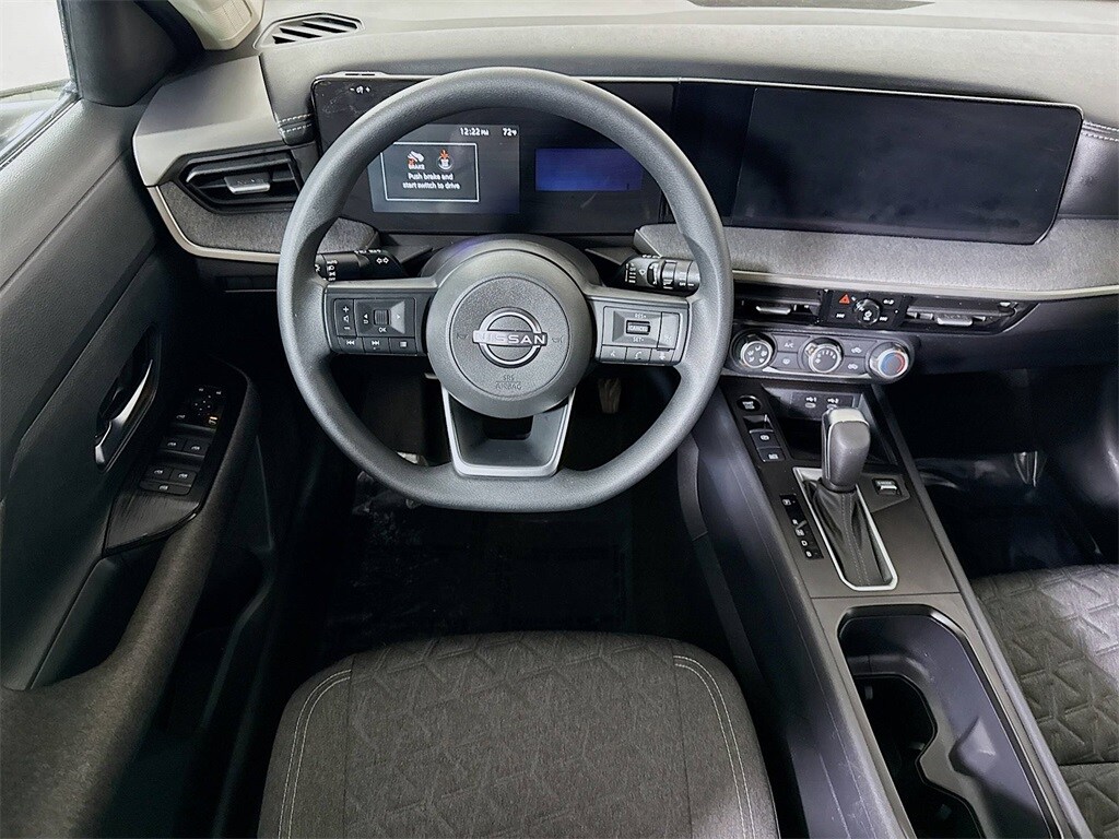 2025 Nissan Kicks SV photo 2