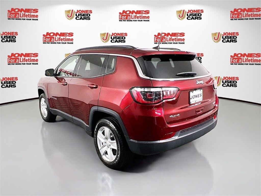 2022 Jeep Compass Latitude photo 2