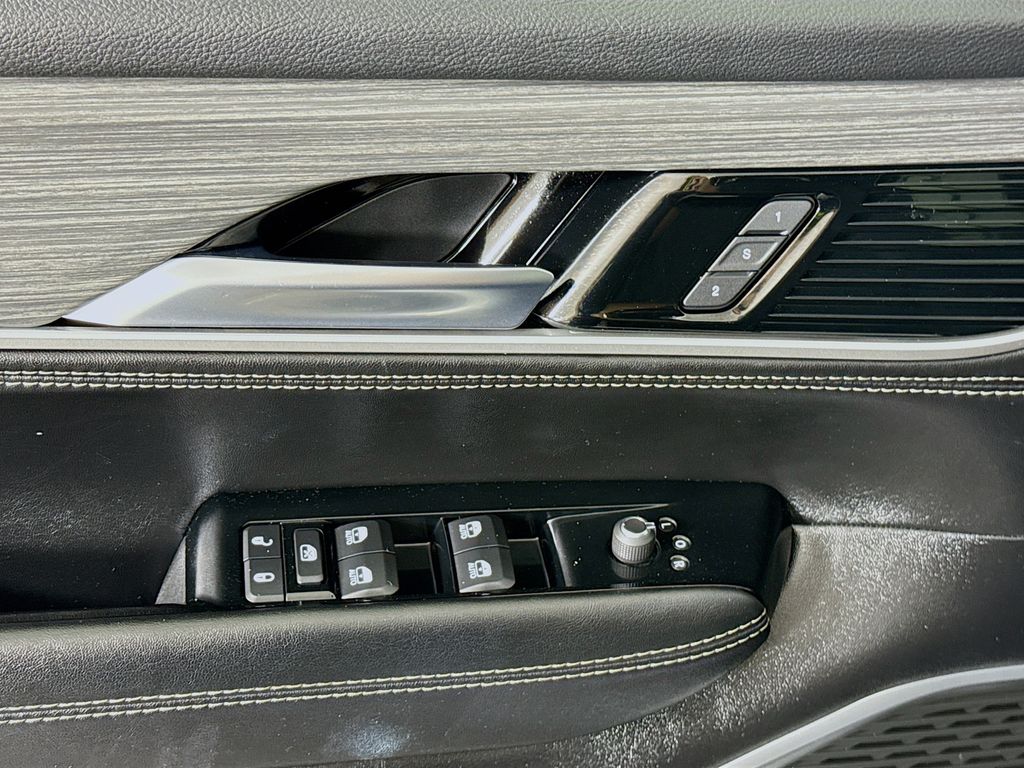 2024 Jeep Wagoneer L Series II - Photo 24