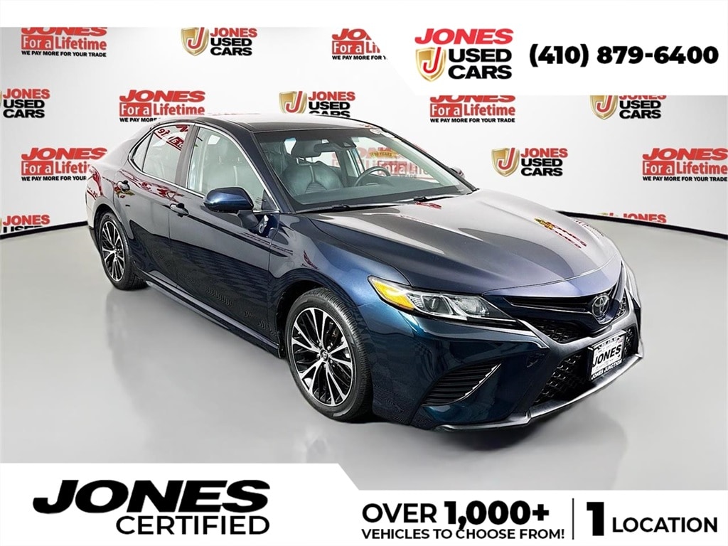 Used 2018 Toyota Camry SE Sedan