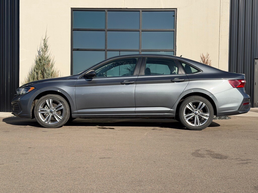 2024 Volkswagen Jetta 1.5T SE photo 2