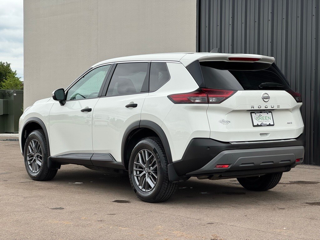 2022 Nissan Rogue S photo 3