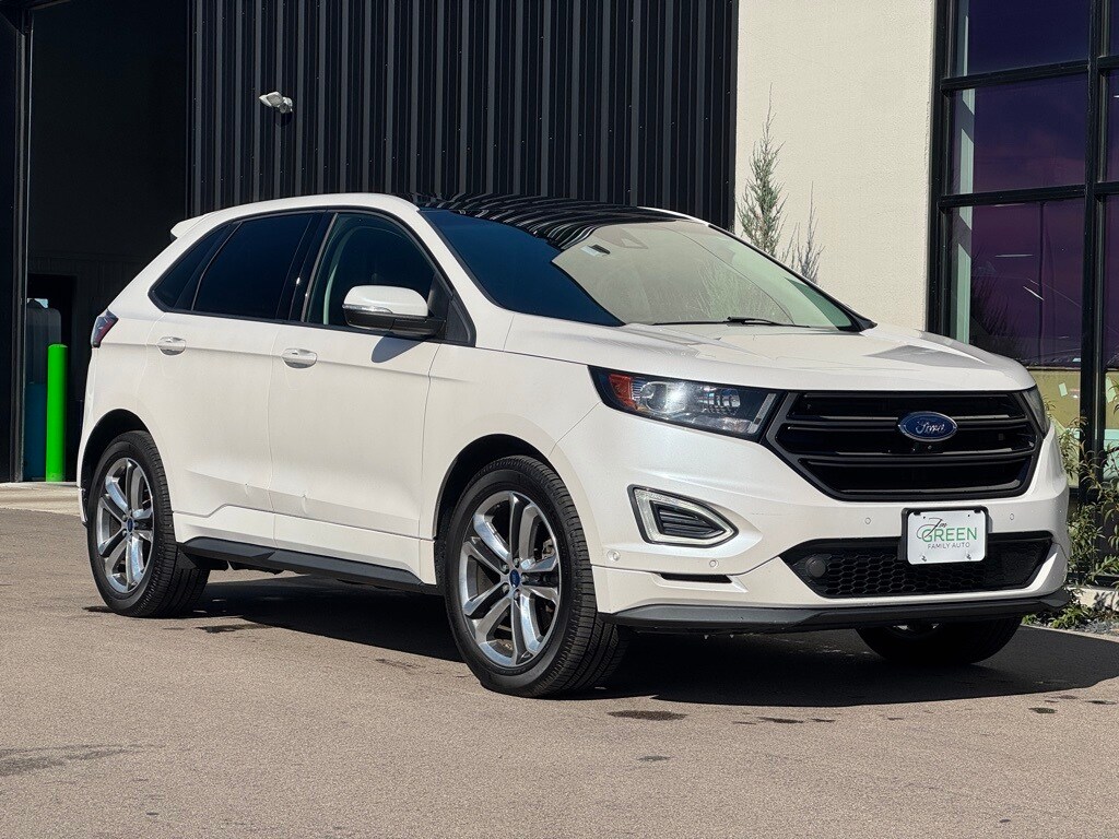 2015 Ford Edge Sport photo 3