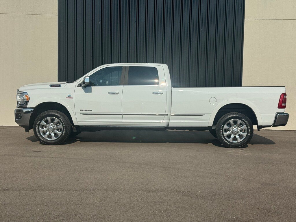 2022 Ram 3500 Limited photo 2
