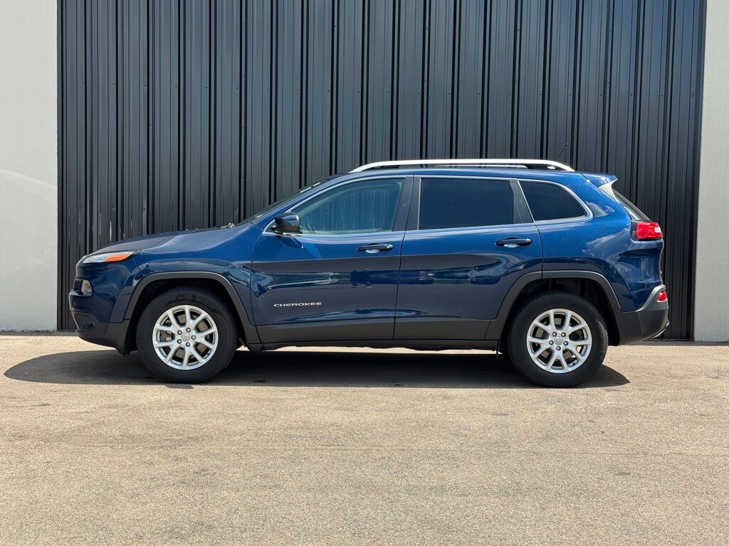 2018 Jeep Cherokee Latitude photo 2