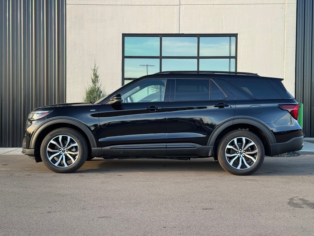 Used 2025 Ford Explorer ST-Line SUV