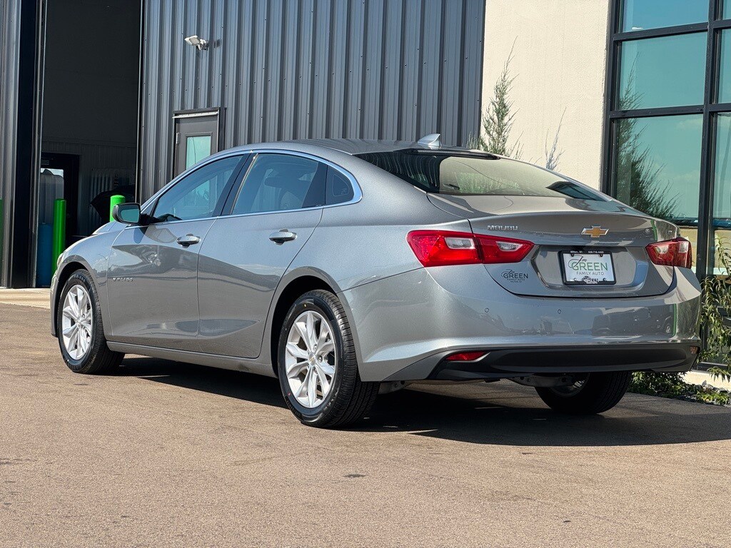 2024 Chevrolet Malibu 1LT photo 3