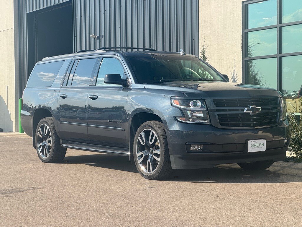 2019 Chevrolet Suburban Premier photo 3