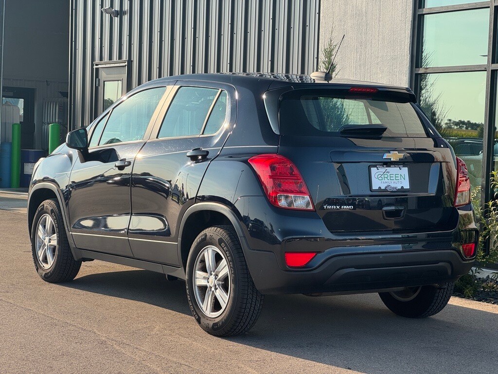 2022 Chevrolet Trax LS photo 3