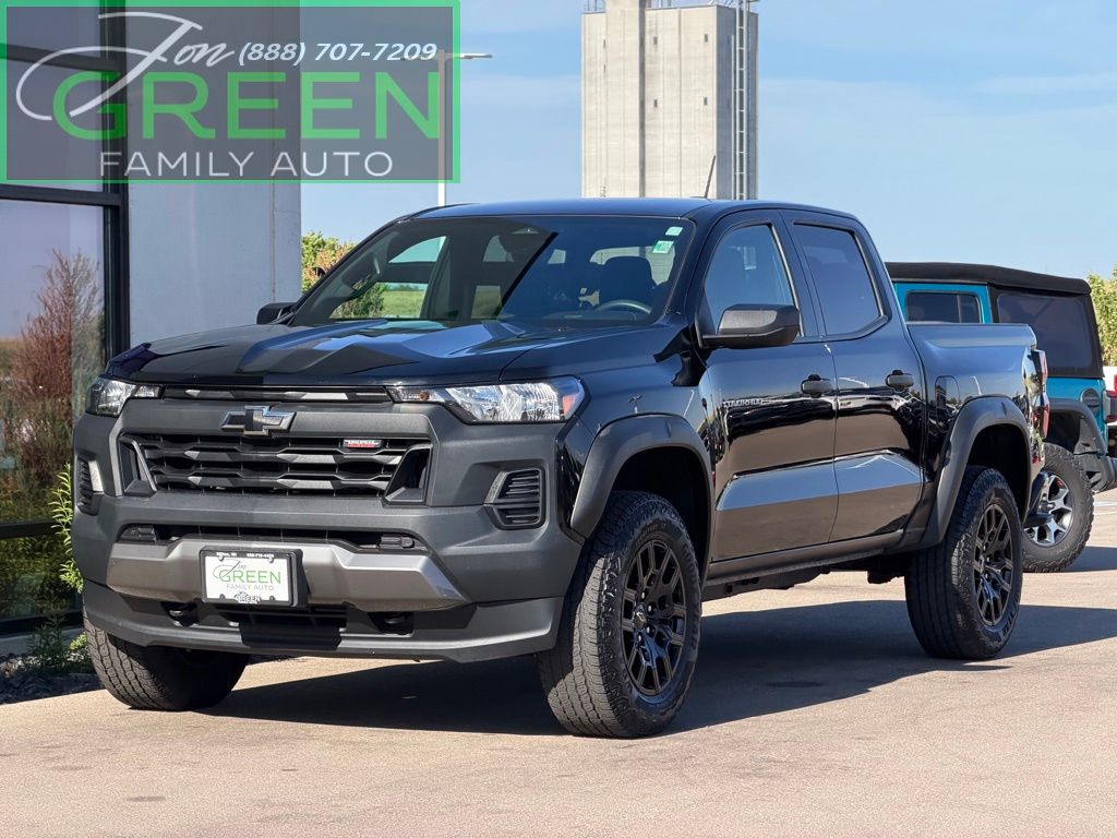 Black 2024 Chevrolet Colorado Trail Boss Crew Cab 4WD Pickup Truck Four-Wheel Drive 8-Speed Automatic