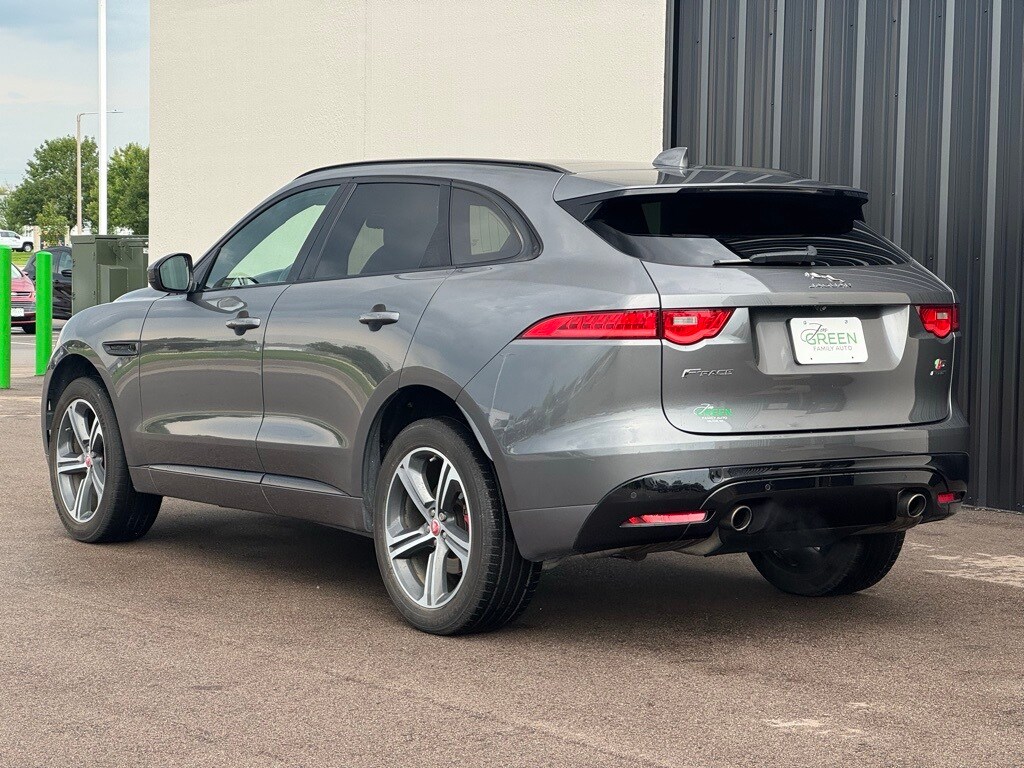 2018 Jaguar F-PACE S photo 3