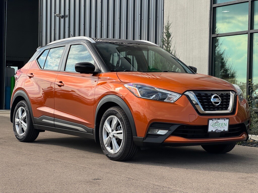 2020 Nissan Kicks SR photo 4