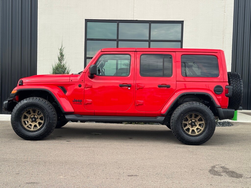 2021 Jeep Wrangler Unlimited Sahara photo 2