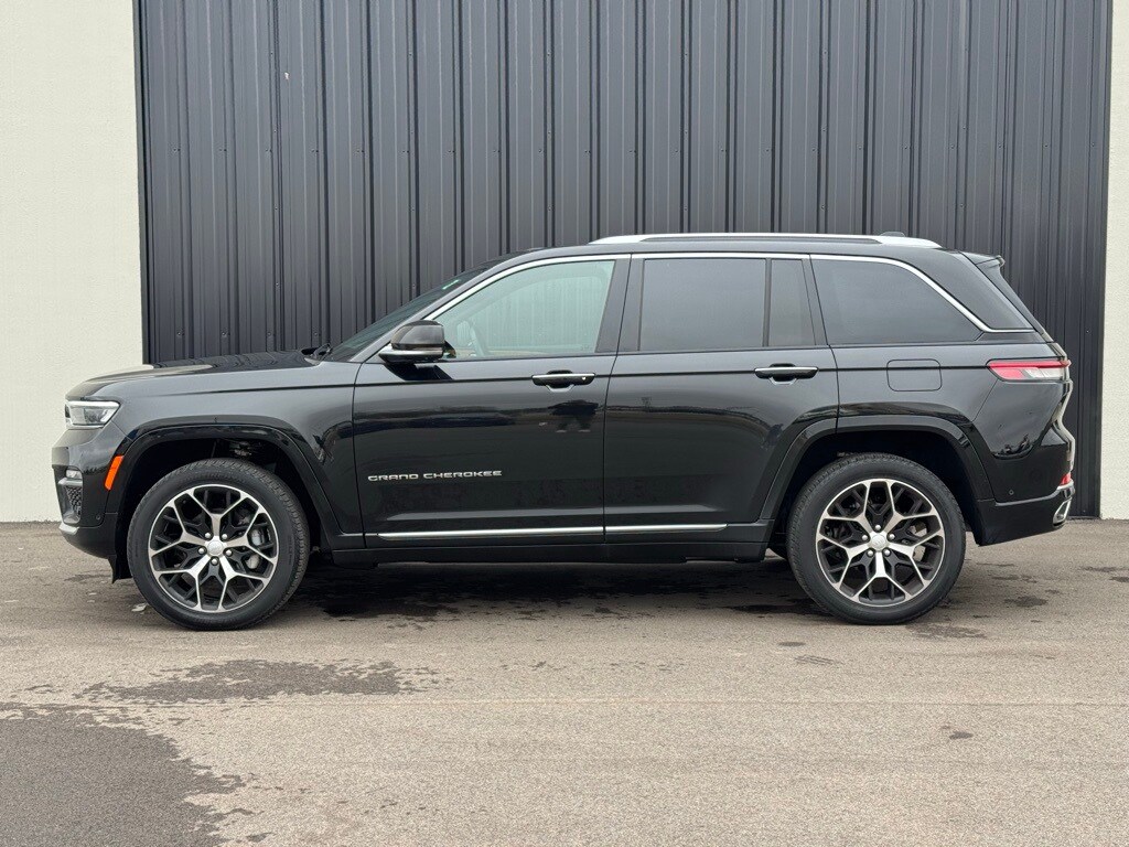 2022 Jeep Grand Cherokee Summit Reserve photo 2