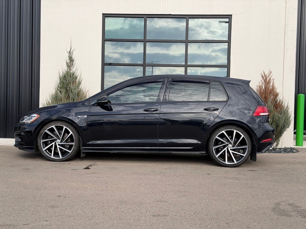 2018 Volkswagen Golf R Base photo 2