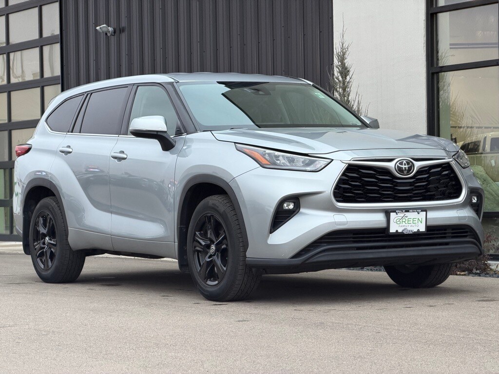 2020 Toyota Highlander LE photo 4