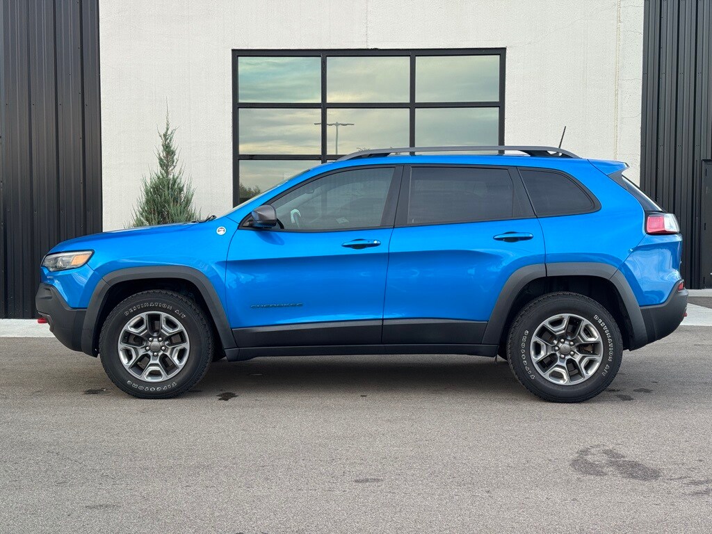 2019 Jeep Cherokee Trailhawk photo 2