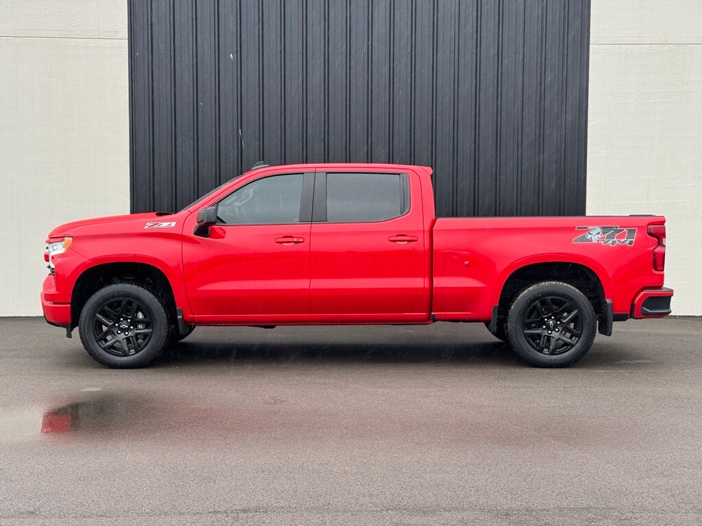 2023 Chevrolet Silverado 1500 RST photo 2