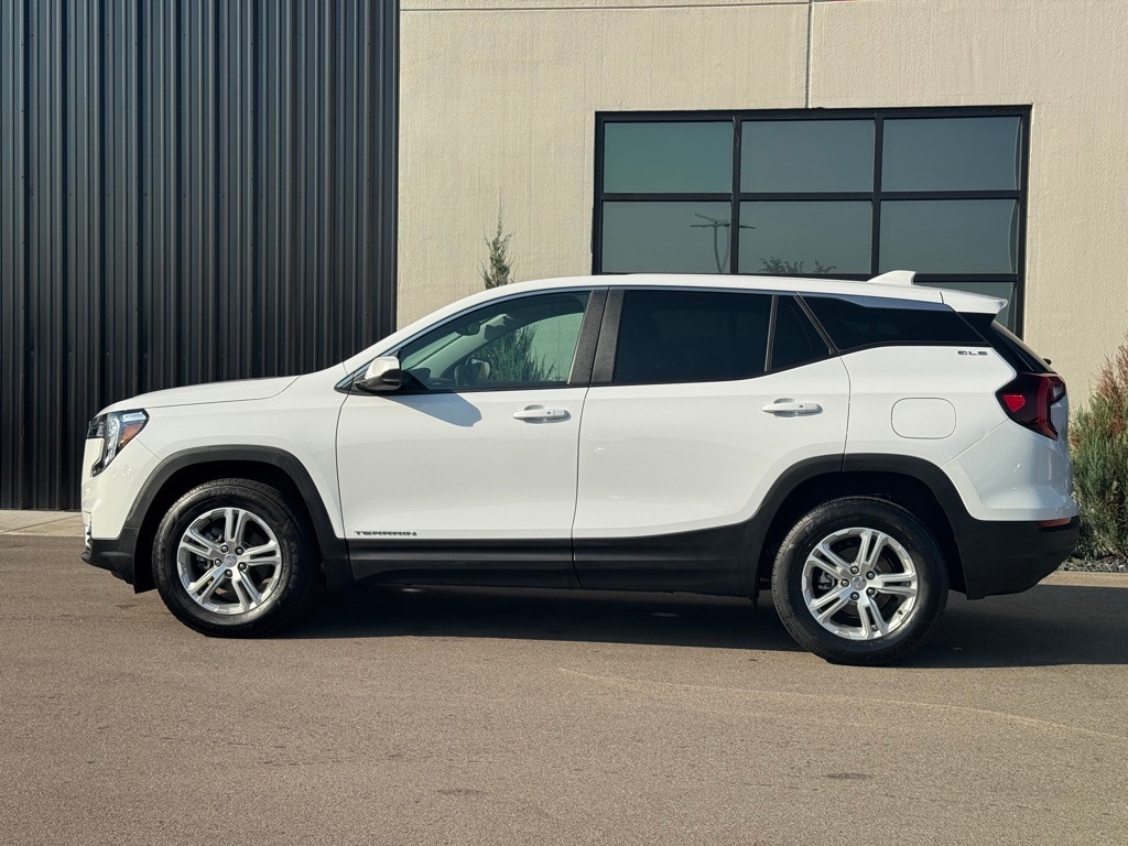 Used 2023 GMC Terrain SLE SUV