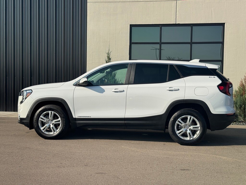 2023 Gmc Terrain SLE photo 2
