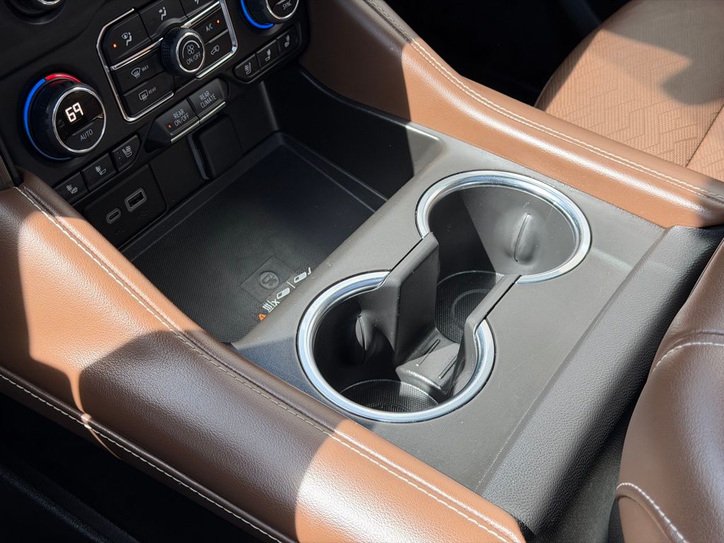 2023 Chevrolet Suburban High Country - Photo 13