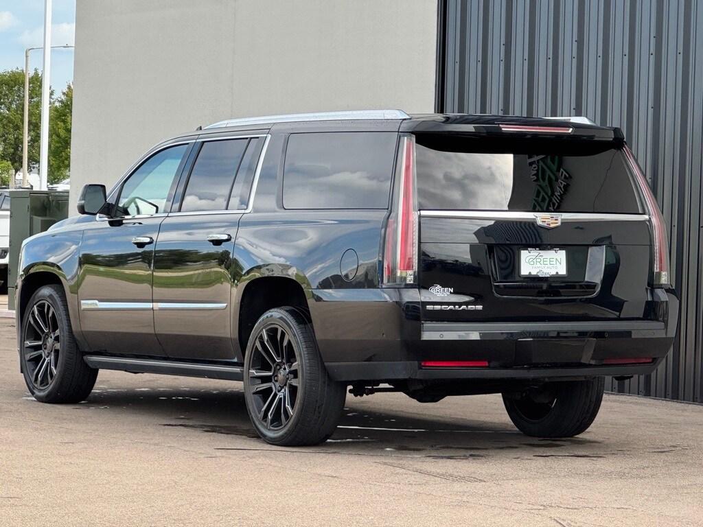 2018 Cadillac Escalade ESV Premium Luxury photo 2