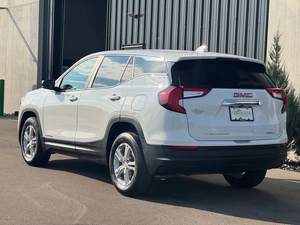 2023 Gmc Terrain SLE photo 3