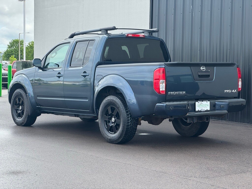 2013 Nissan Frontier PRO-4X photo 3