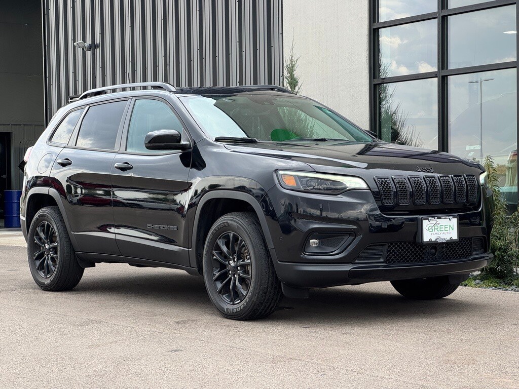 2023 Jeep Cherokee Altitude Lux photo 3