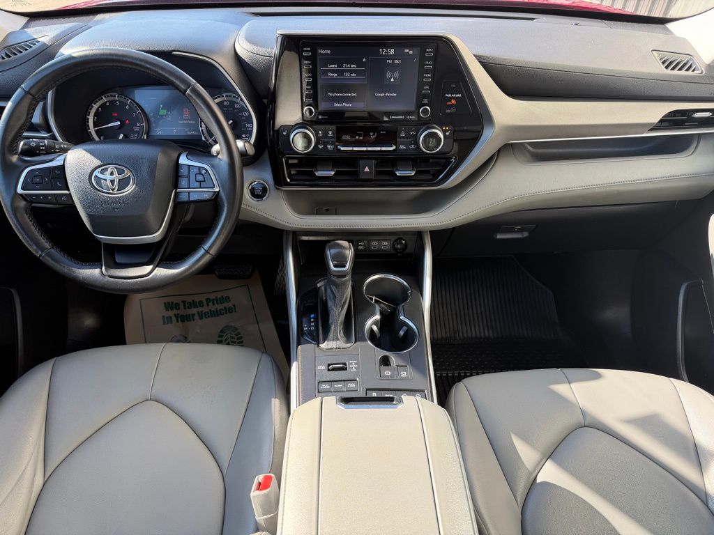 2022 Toyota Highlander XLE - Photo 13