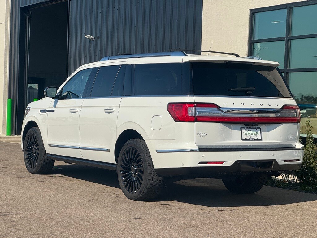 2021 Lincoln Navigator Black Label photo 2