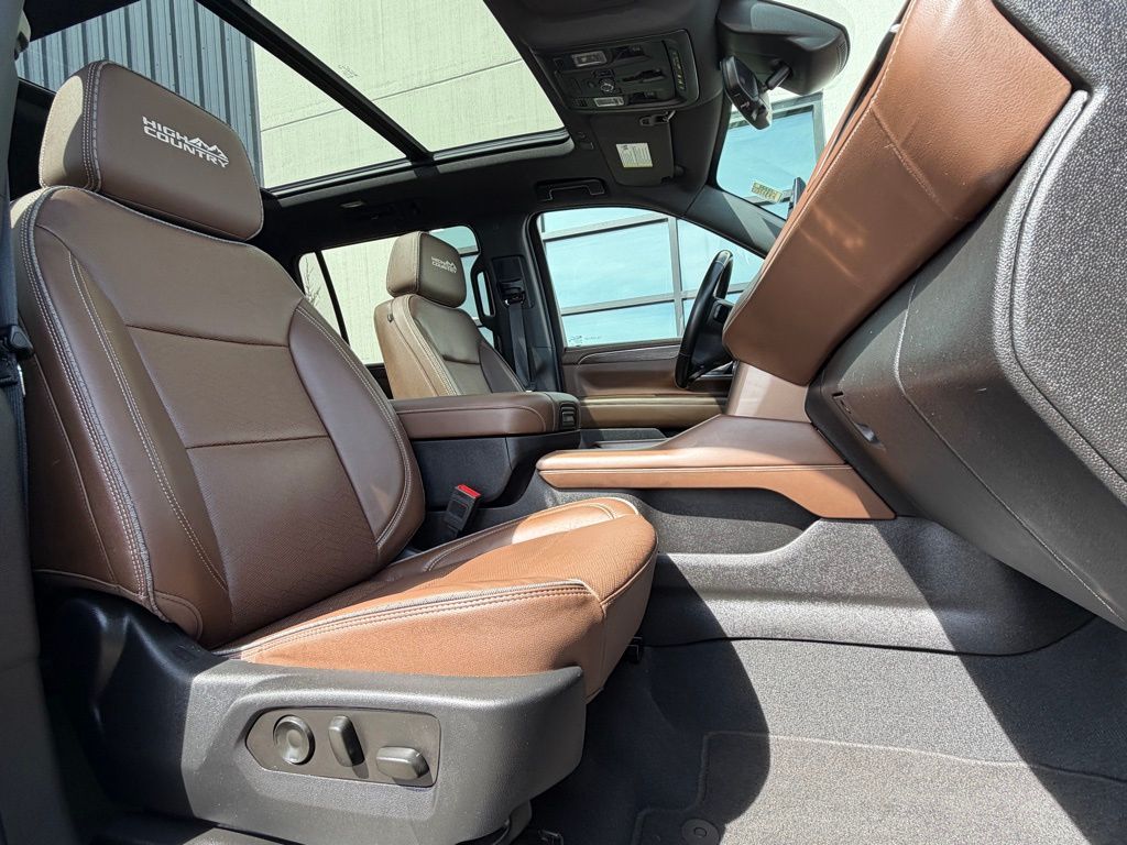 2023 Chevrolet Suburban High Country - Photo 9
