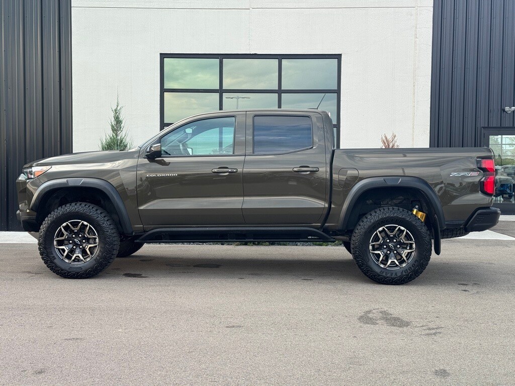 2024 Chevrolet Colorado ZR2 photo 2
