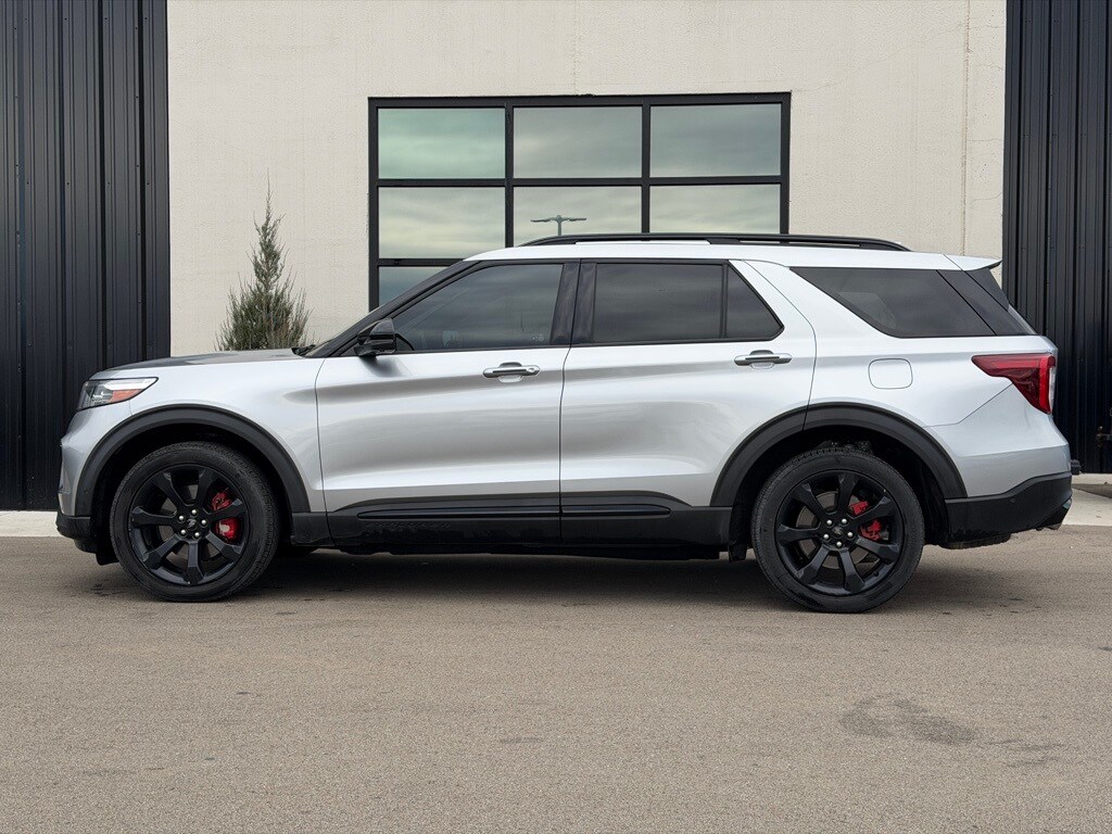 2020 Ford Explorer ST photo 2
