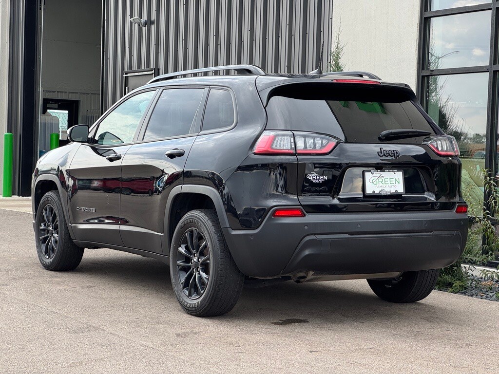 2023 Jeep Cherokee Altitude Lux photo 2