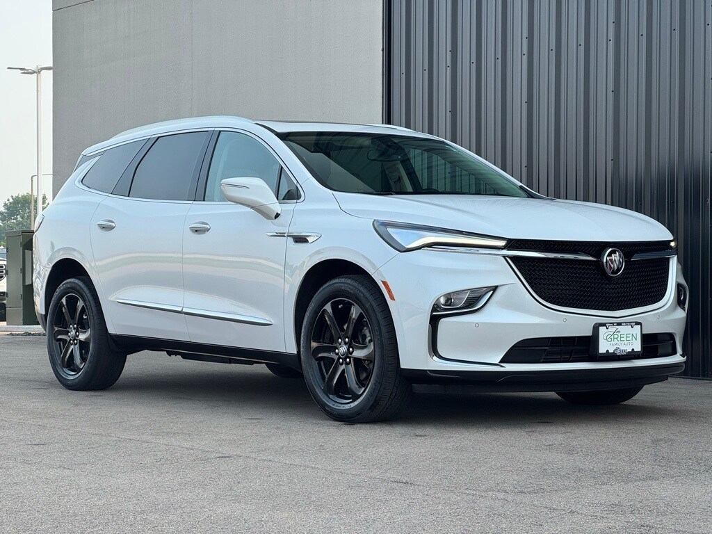 2023 Buick Enclave Essence photo 3