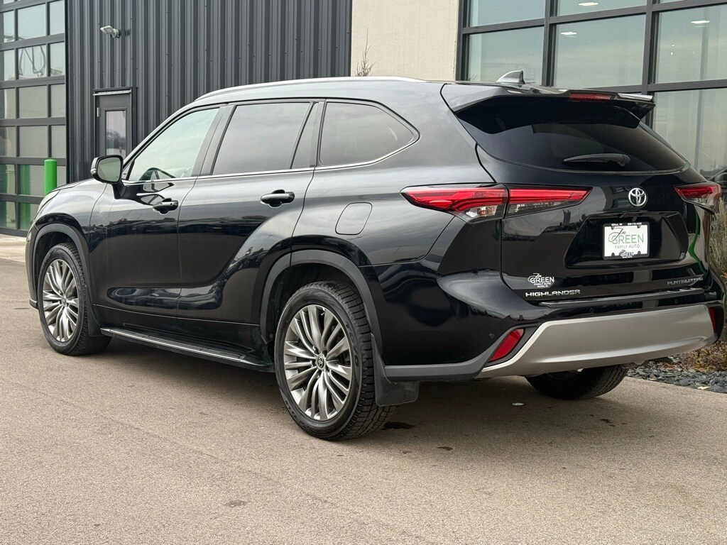2021 Toyota Highlander Platinum photo 2