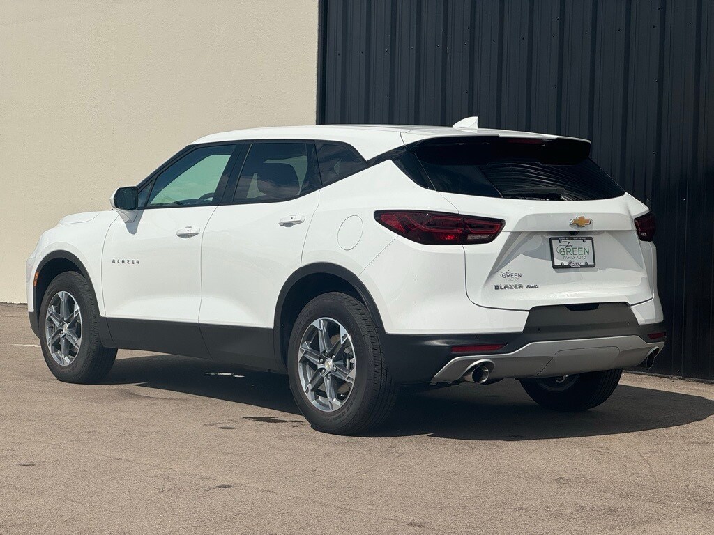 2024 Chevrolet Blazer 2LT photo 3
