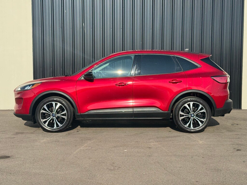 2022 Ford Escape SE photo 2
