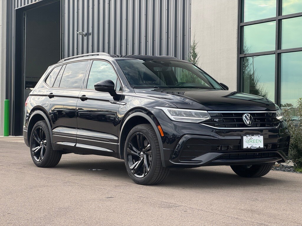 2024 Volkswagen Tiguan SE R-Line Black photo 3
