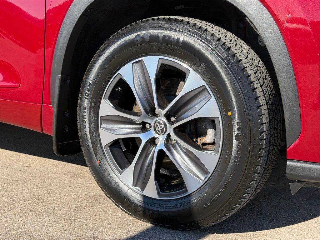 2022 Toyota Highlander XLE - Photo 27