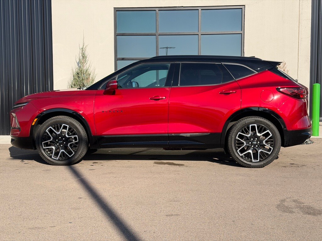 2023 Chevrolet Blazer RS photo 2