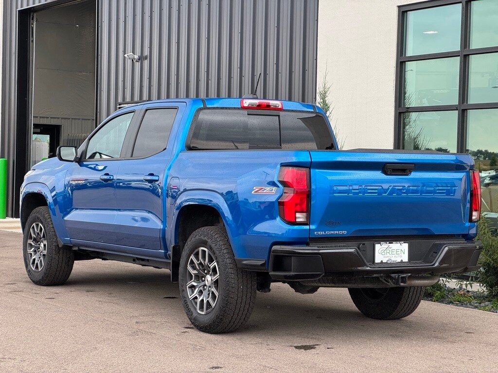 2024 Chevrolet Colorado Z71 photo 3