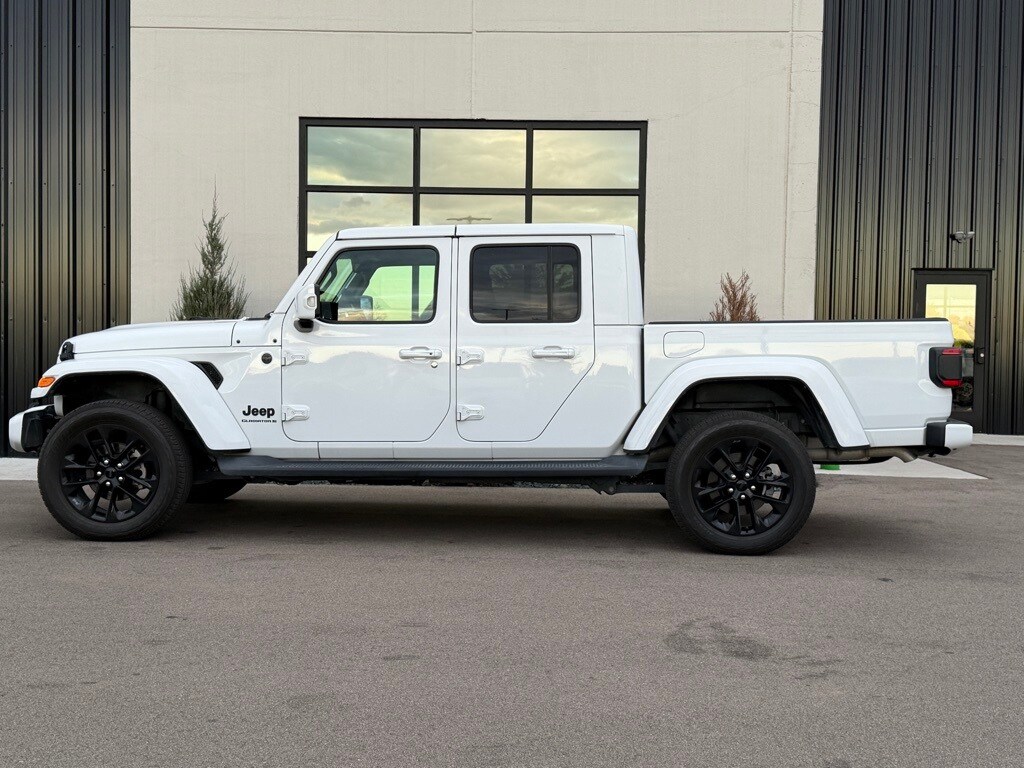 2023 Jeep Gladiator Overland photo 2