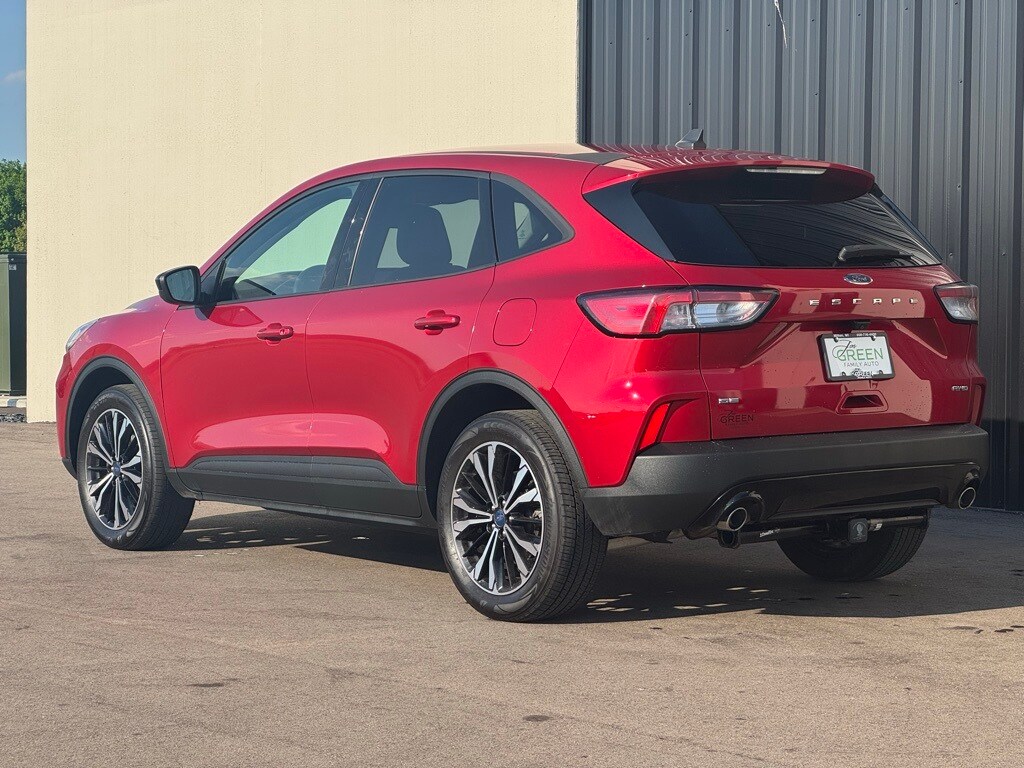 2022 Ford Escape SE photo 3