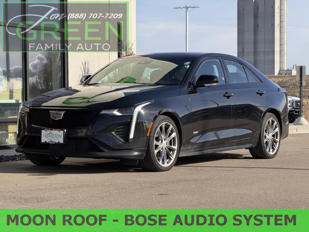 2022 Cadillac CT4 V-Series's photo