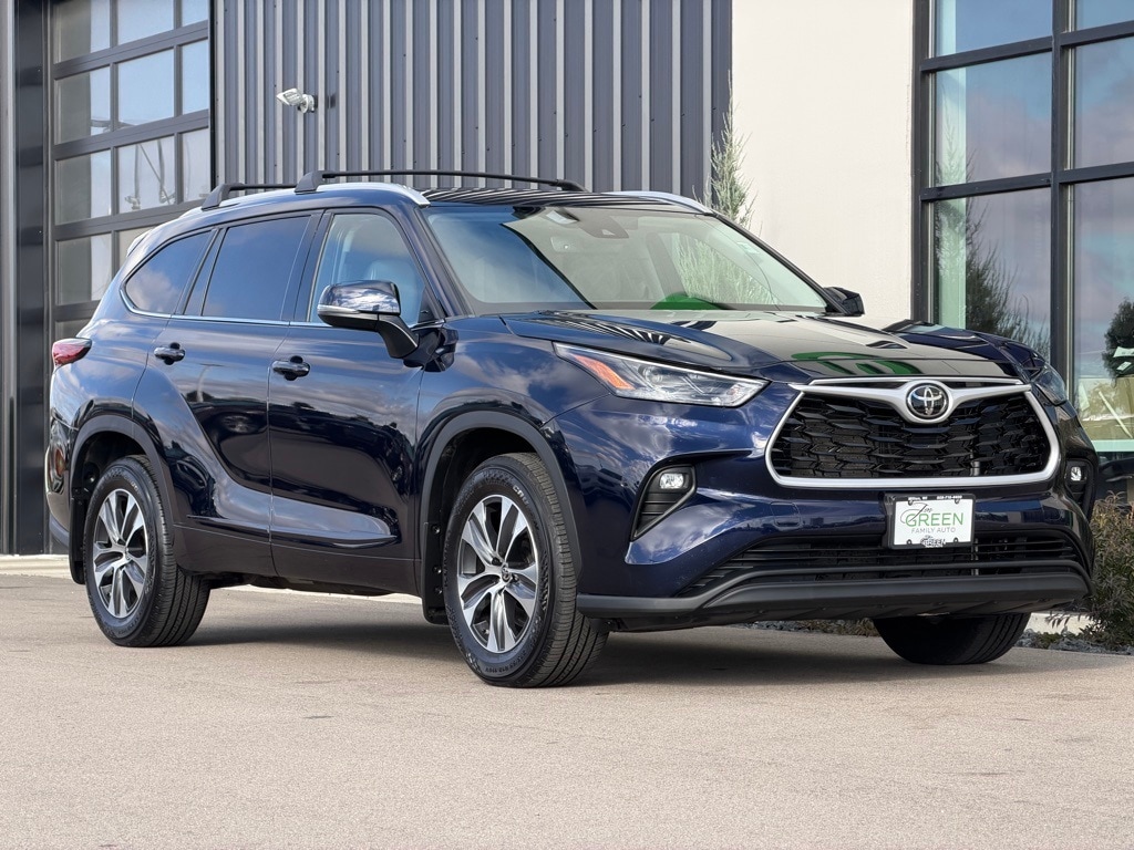Used 2022 Toyota Highlander XLE SUV