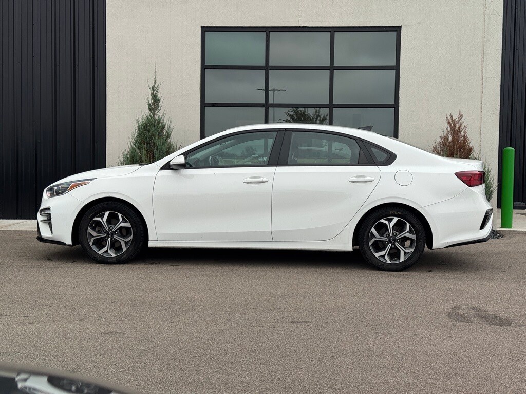 2021 Kia Forte LXS photo 2