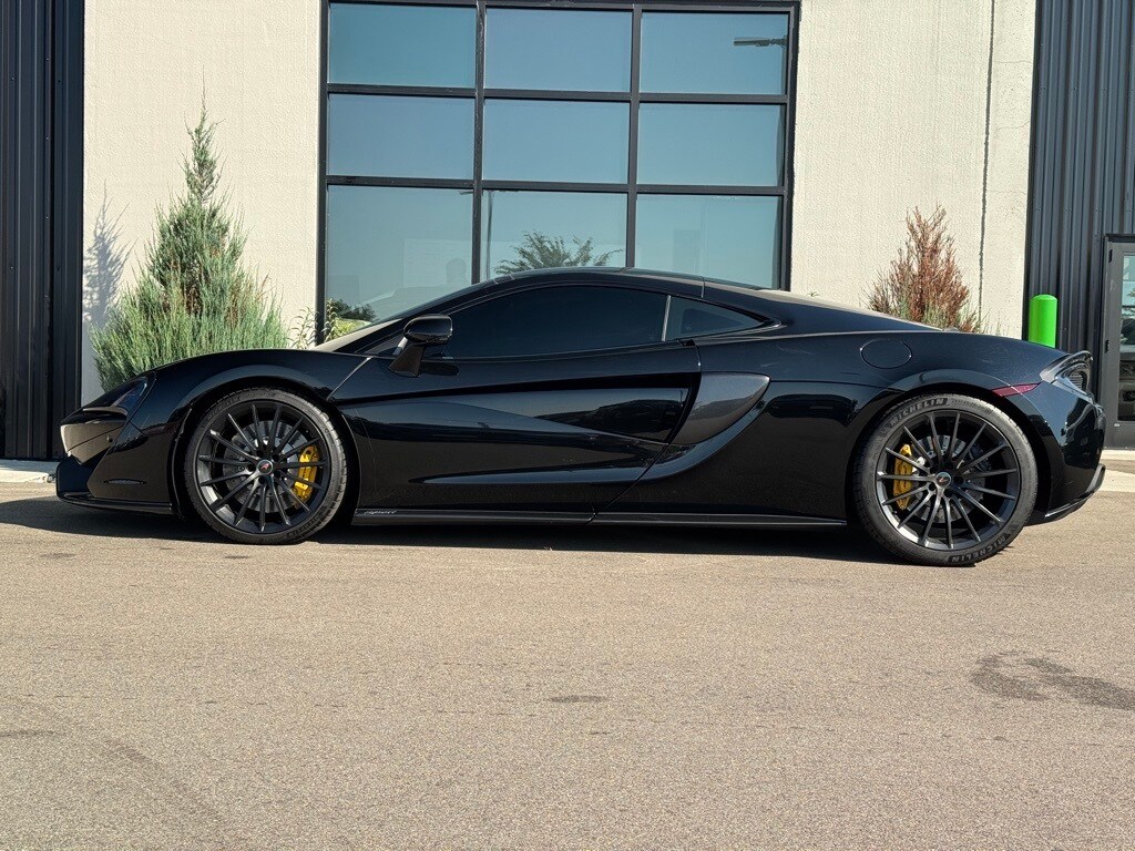 2017 Mclaren 570GT photo 3