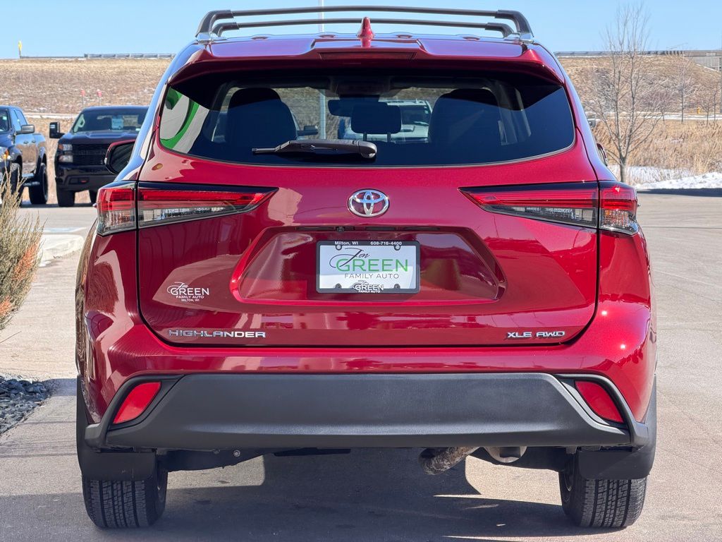 2022 Toyota Highlander XLE - Photo 8